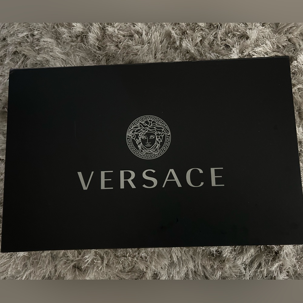 ✨Versace Robe✨ - Picture 6 of 6